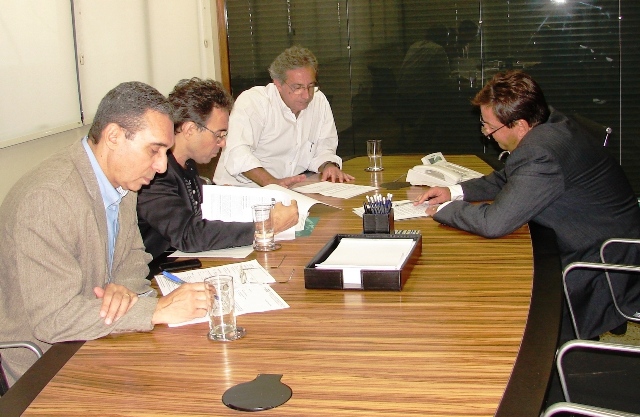 Comissão sindical reuniu-se com os Deputados Sergio Zveiter (PSD) e Adilson Soares (PR)